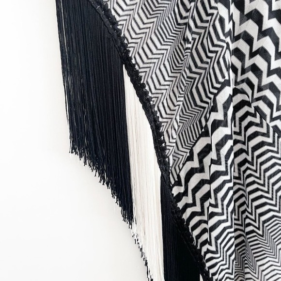 MISSONI MARE Greca Bicolor Fringe Coverup Poncho Striped Zigzag Black and White - Picture 10 of 14